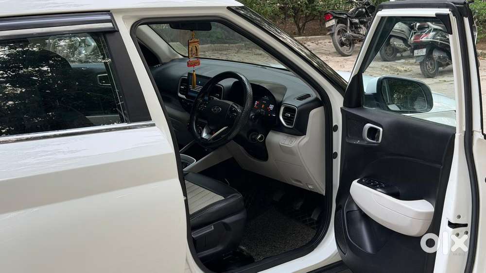 Hyundai Venue 1.2 S (o), 2022, Petrol