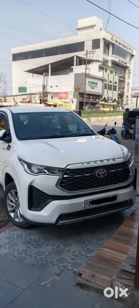 Toyota Innova Hycross 2.0 Vx Hybrid 8 Str, 2023, Cng & Hybrids