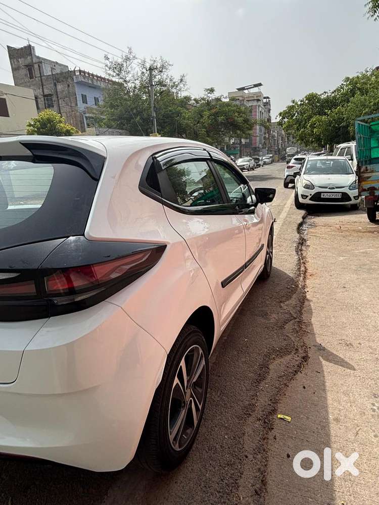 Tata Altroz Xz, 2022, Petrol