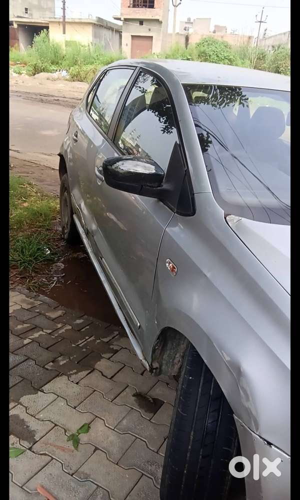 Volkswagen Polo 2012 Car
