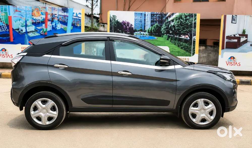 Tata Nexon Sunroof  Dayton Grey  Excellent Condition  Petrol Manual