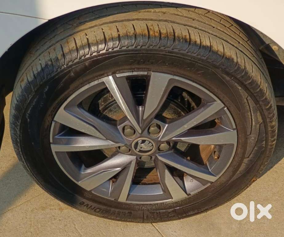 Skoda Slavia 1.5 Tsi Style At, 2024, Petrol