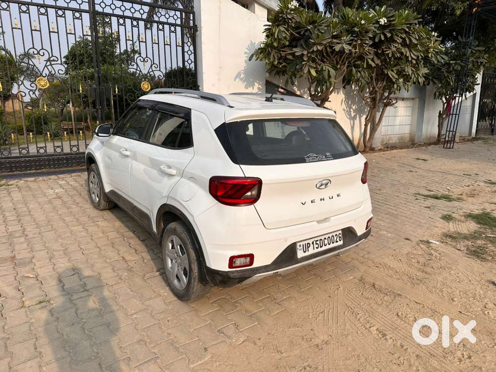 Hyundai Venue Petrol Manual 2019