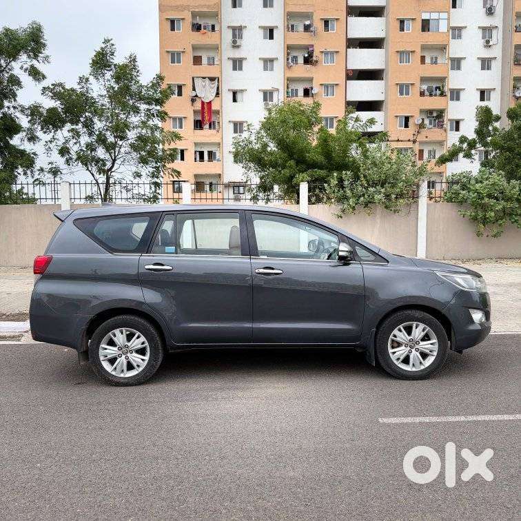 Toyota Innova Crysta 2.8z Automatic, 2016, Diesel