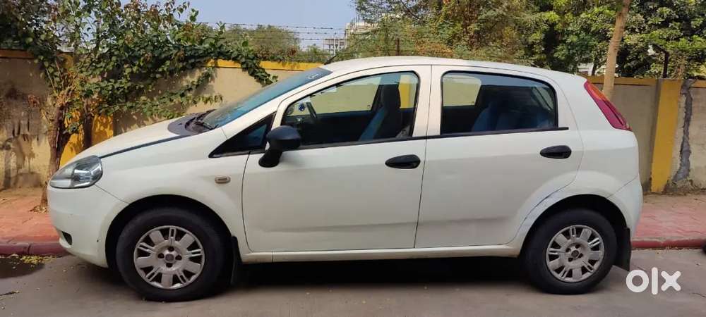 Fiat Grande Punto 2011 Petrol 61000 Km Driven