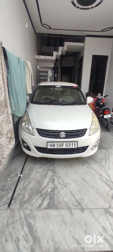 Army Person Car  Ghare Rakhi Hoe