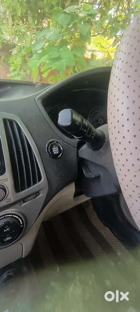 Hyundai I20 2014 Petrol Well Maintained Push Start Top Model