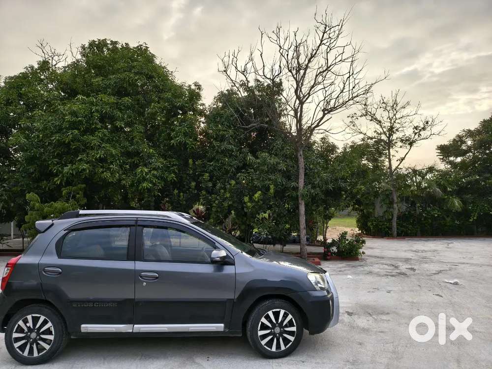 Toyota Etios Cross 2015 Petrol