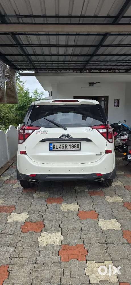 Mahindra Xuv500 2018 Diesel 33500 Km Driven