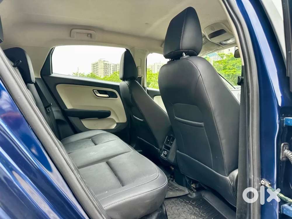 Tata Altroz Xza Plus (o) (s), 2023, Petrol