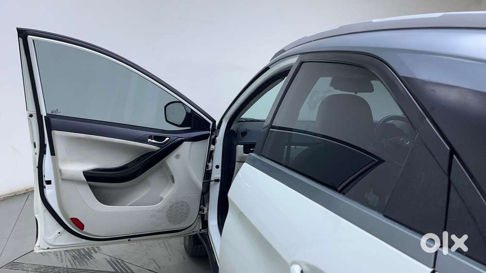 Tata Nexon 1.2 Revotron Xza Plus (o) Dual Tone, 2022, Petrol