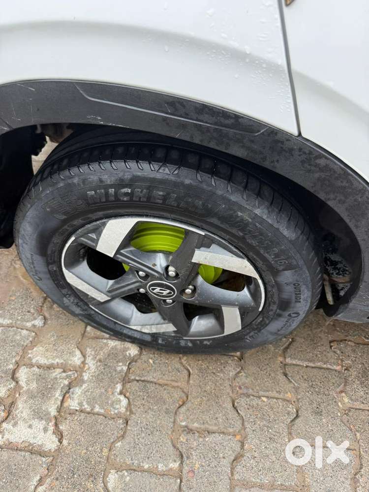 Hyundai Venue Petrol 2019