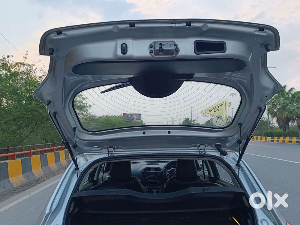 Tata Tiago 1.2 Revotron Xza, 2017, Petrol