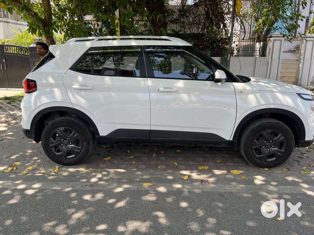 Hyundai Venue S 1.2 Petrol, 2023, Petrol