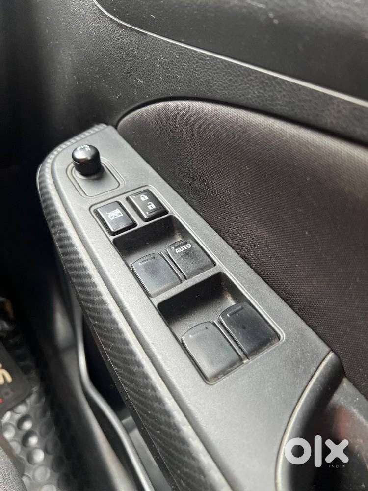 Maruti Suzuki Swift Vxi + Manual, 2022, Petrol