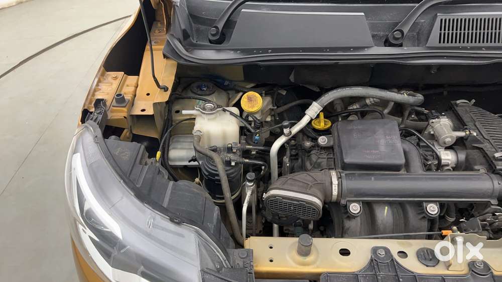 Renault Triber Rxz, 2021, Petrol