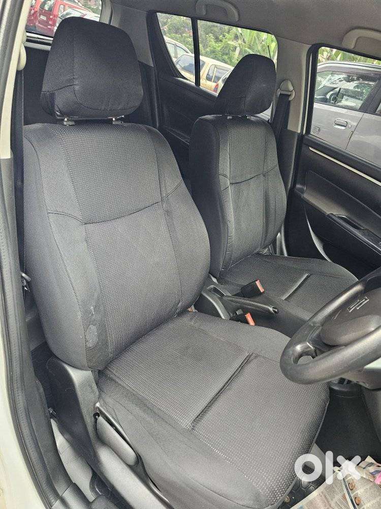 Maruti Suzuki Swift Vxi + Manual, 2017, Petrol