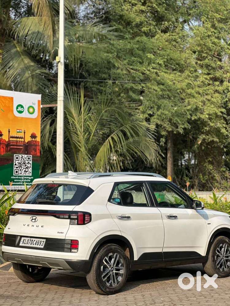 Hyundai Venue 1.0 Sx (o) Turbo Dct, 2023, Petrol