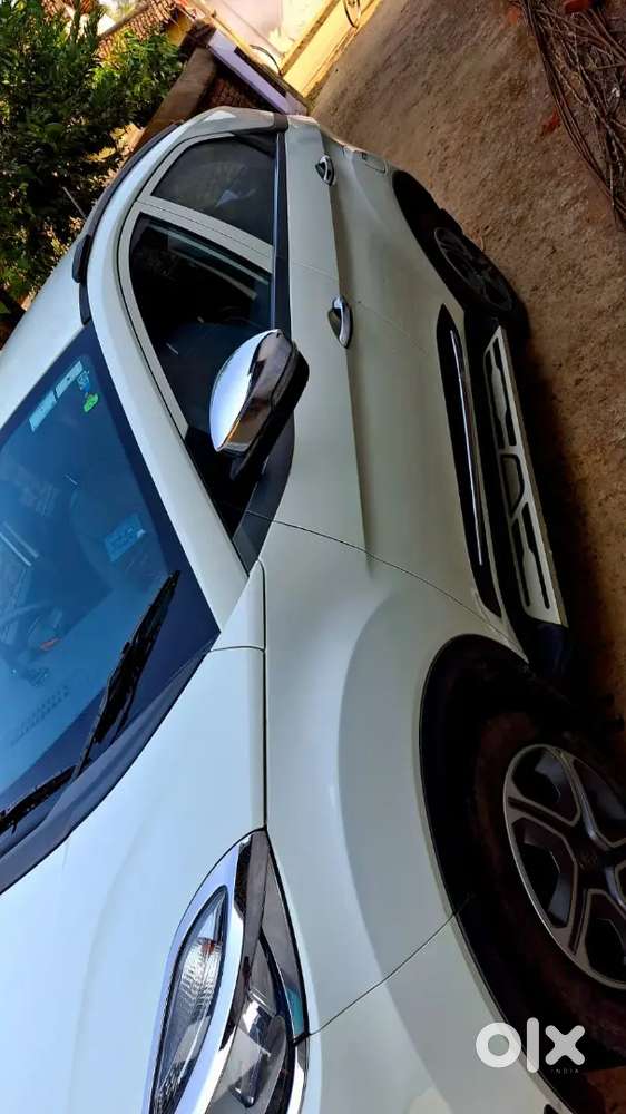 Tata Nexon 2017 Petrol Creative Plus