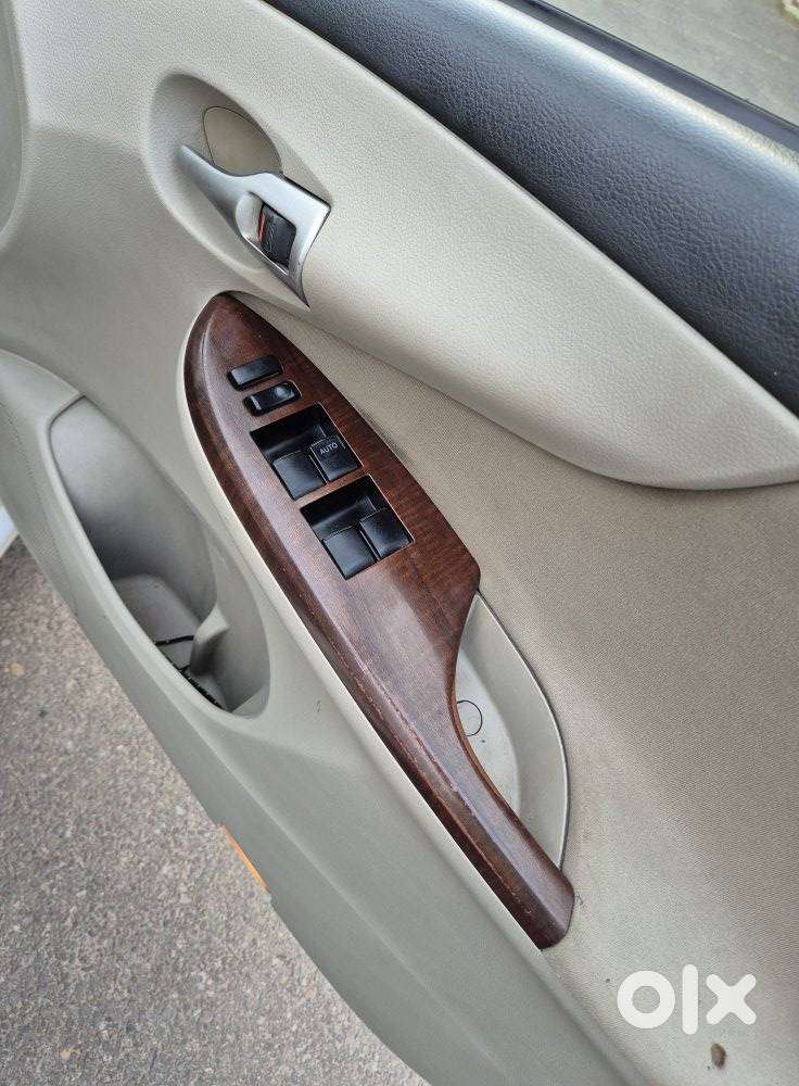 Toyota Corolla Altis 2010-2013 Diesel D4dg, 2011, Diesel