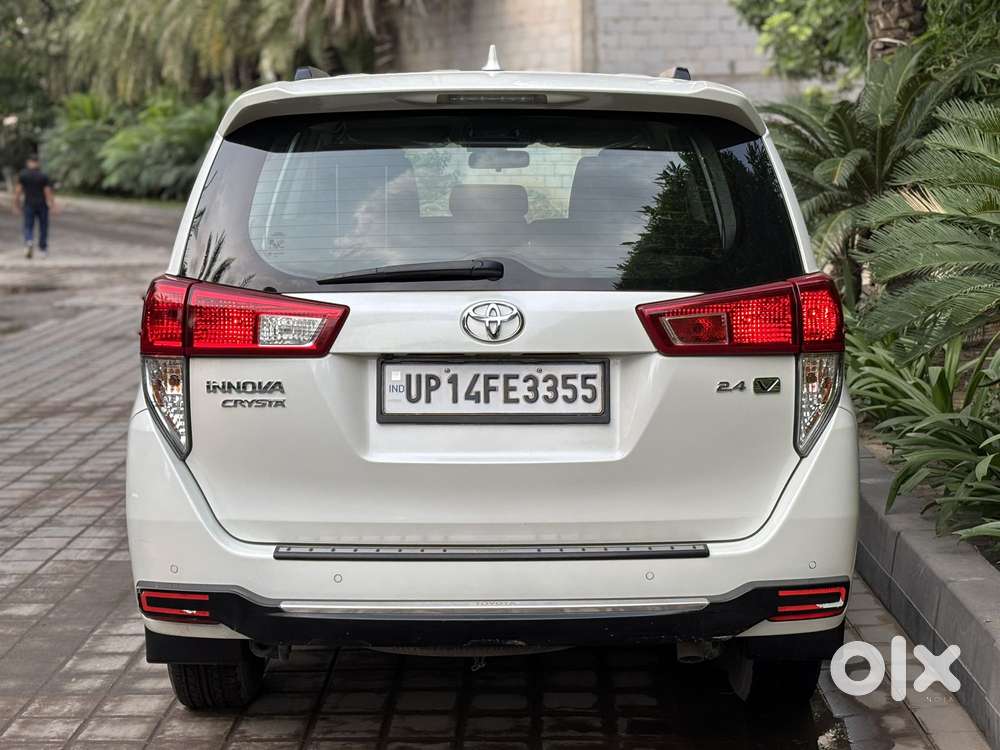 Toyota Innova Crysta [2020-ongoing] 2.4 Vx 8 Str, 2022, Diesel