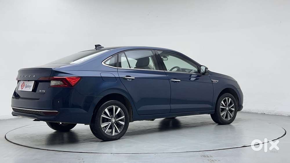 Skoda Slavia Style 1.5l Tsi Mt, 2023, Petrol