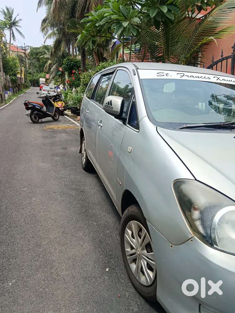 Toyota Innova 2.5 E 2010