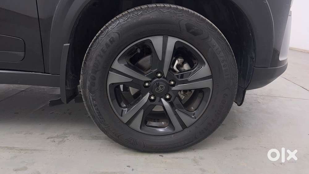 Tata Nexon Creative Plus 1.2 Petrol 6mt Dark Edition, 2024, Petrol