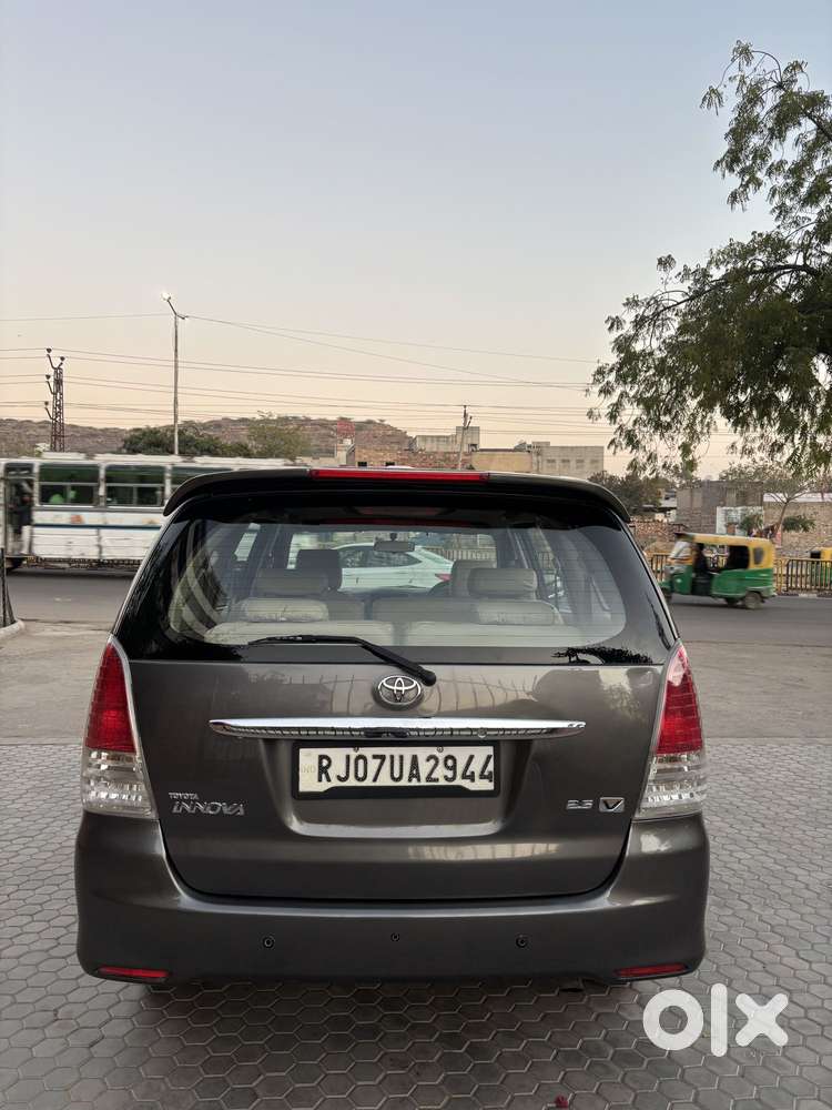 Toyota Innova 2.5 V 7 Str, 2011, Diesel