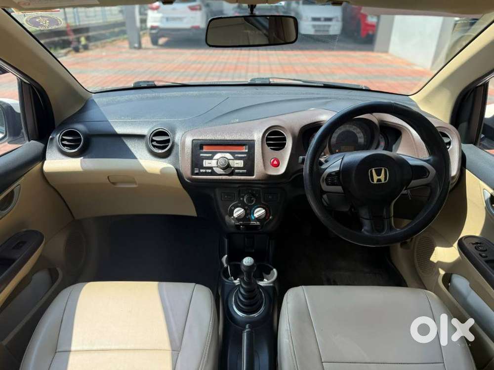 Honda Brio 2011-2013 V Mt, 2012, Petrol