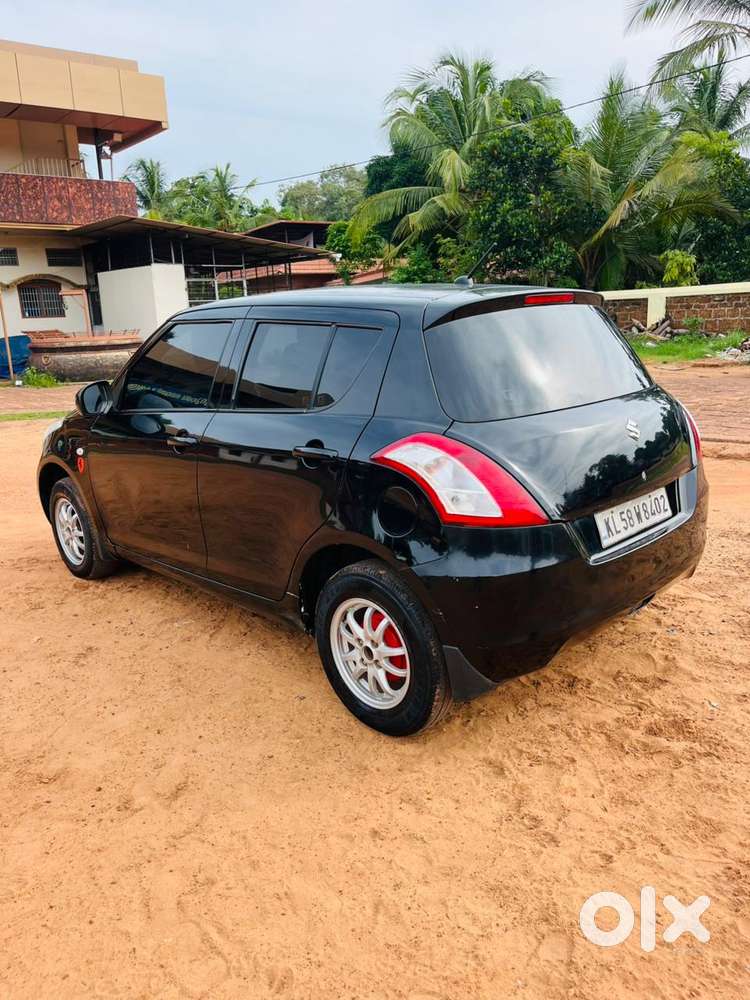 Maruti Suzuki Swift Lxi Option, 2017, Petrol