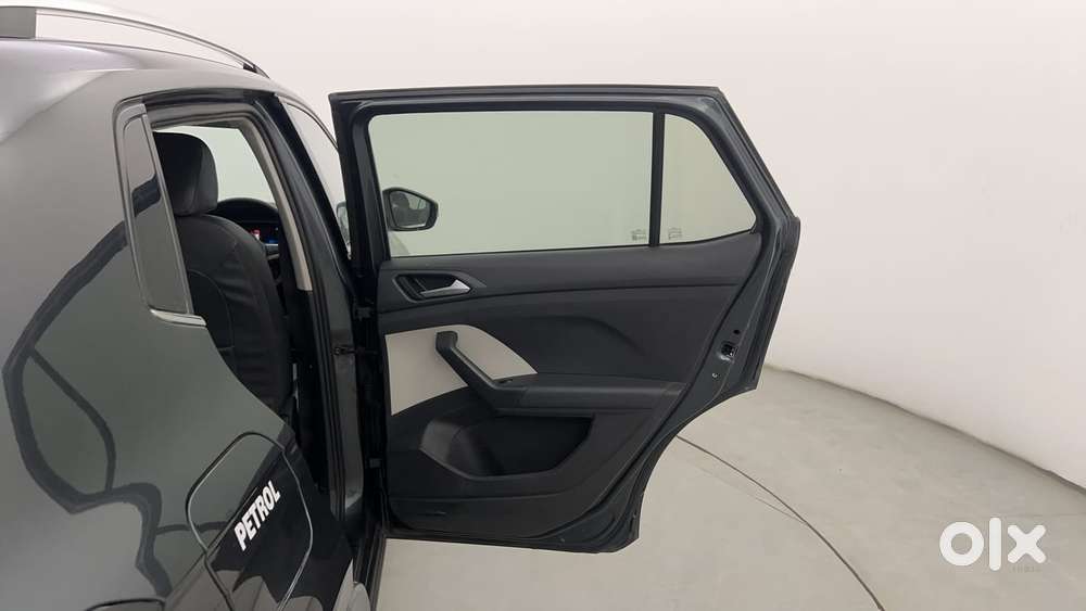 Volkswagen Taigun Topline 1.0 Tsi At (electric Seats), 2022, Petrol