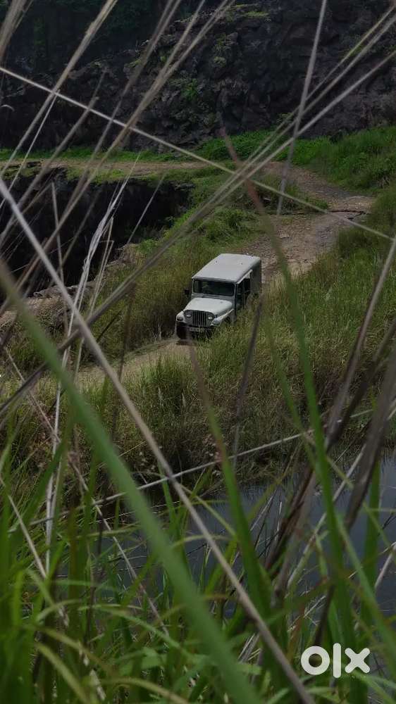 Mahindra Commander 4x4 (655)