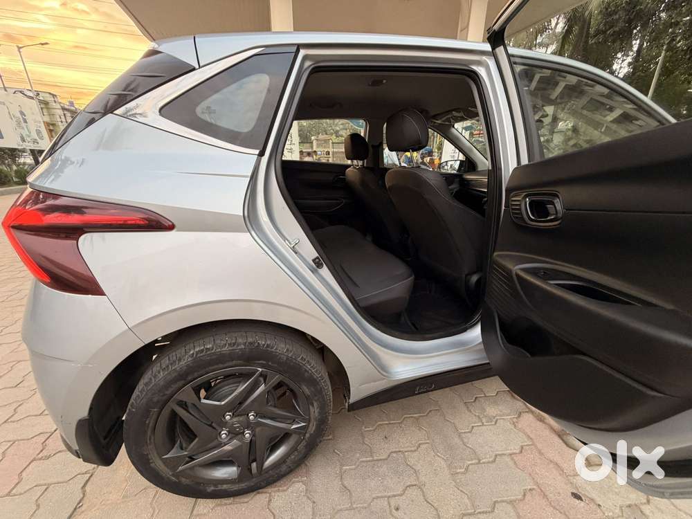 Hyundai I20 Sportz 1.2 Ivt, 2023, Petrol