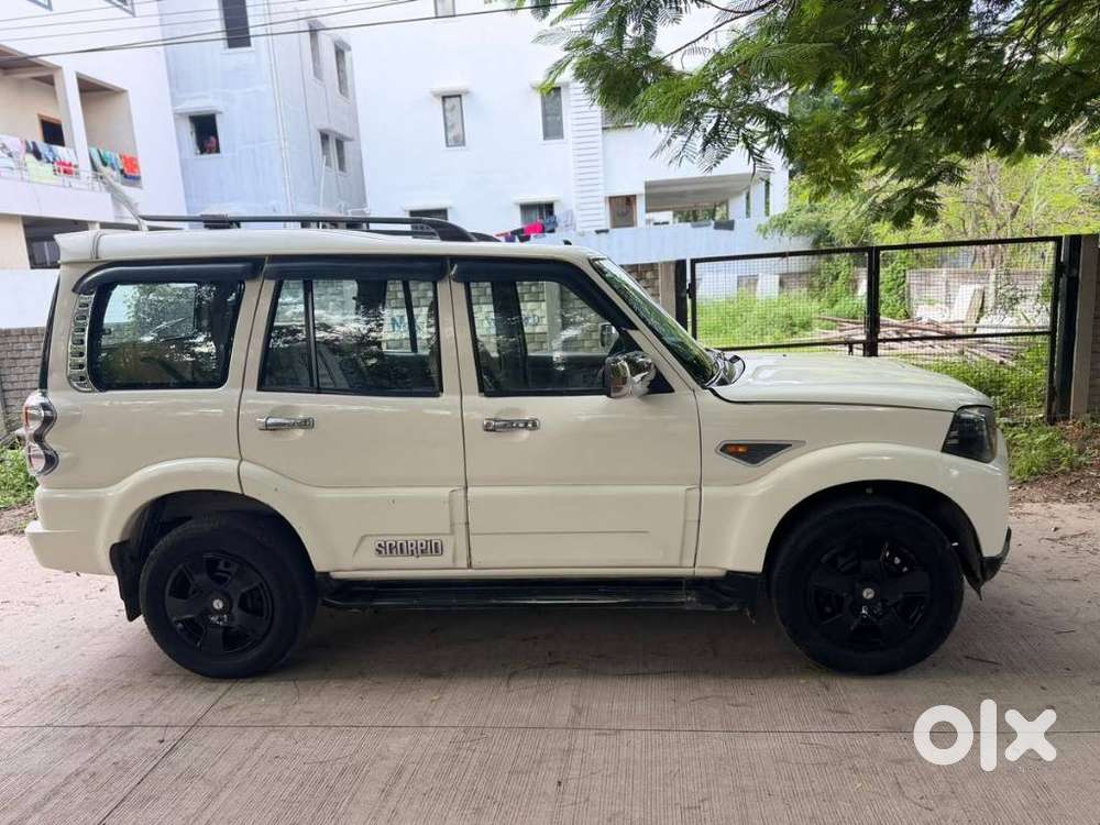 Mahindra Scorpio S6, 2015, Diesel