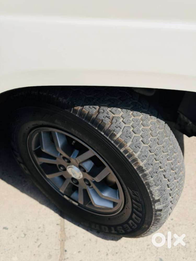 Mahindra Tuv 300 T8, 2016, Diesel