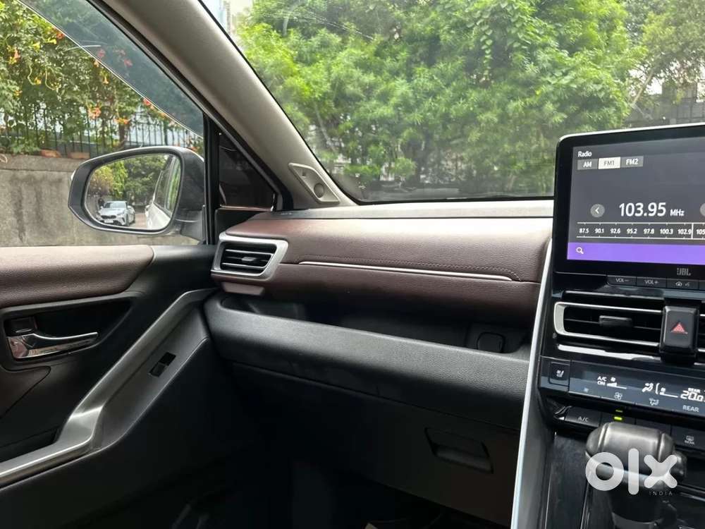 Toyota Innova Hycross 2.0 Zx Hybrid 7 Str, 2024, Petrol