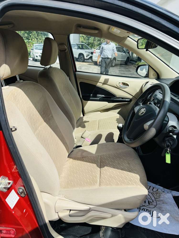 Toyota Etios Liva 1.2 Vx Dual Tone, 2017, Petrol