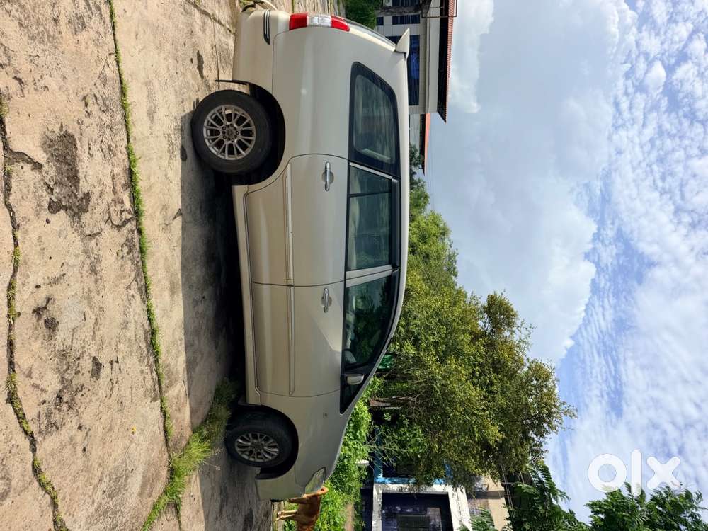 Toyota Innova 2.5 2012