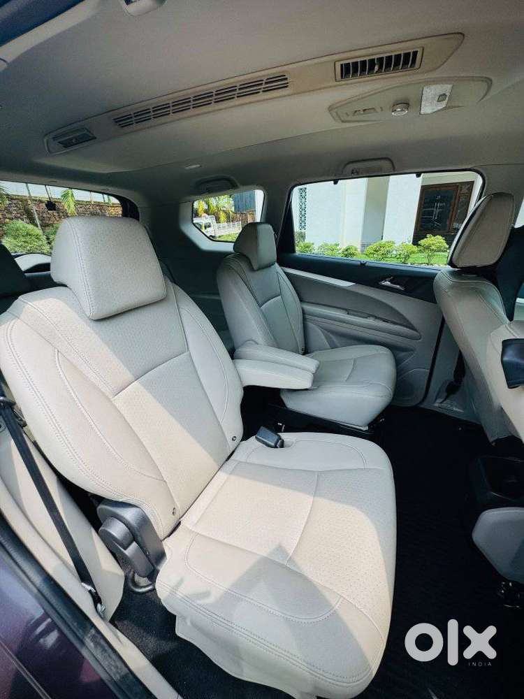 Mahindra Marazzo M8, 2018, Diesel