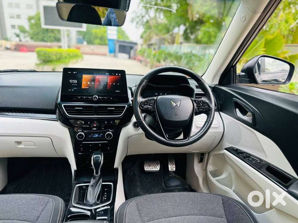 Mahindra Xuv 3xo Ax5l 1.2 Petrol At, 2026, Petrol