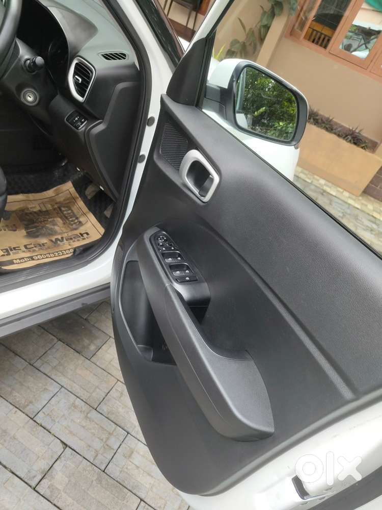 Hyundai Venue Petrol 2022