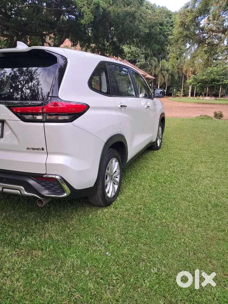 Toyota Innova Hycross Hybrid Vxo