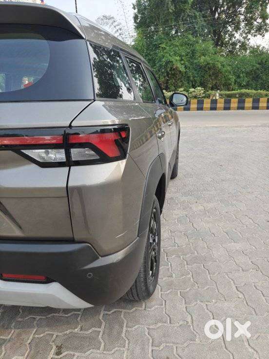 Maruti Suzuki Brezza 1.5 Zxi Smart Hybrid Dual Tone, 2023, Petrol