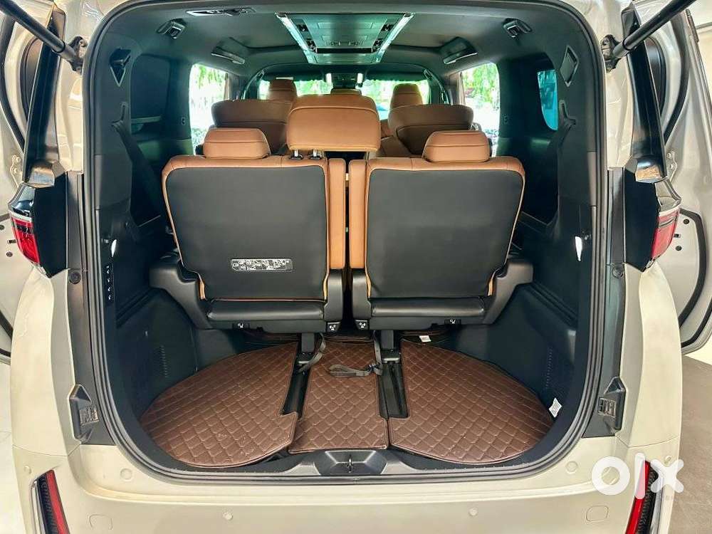 Toyota Vellfire Vip – Executive Lounge, 2024, Petrol