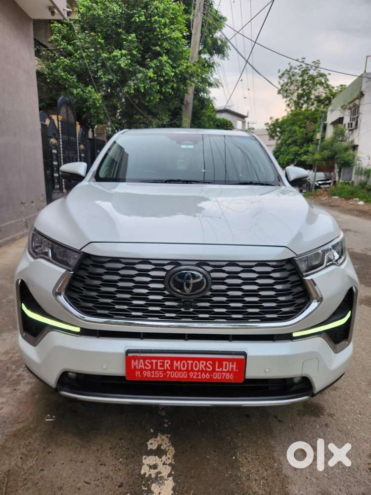 Toyota Innova Hycross 2.0 Zx (o) Hybrid 7 Str, 2024, Petrol