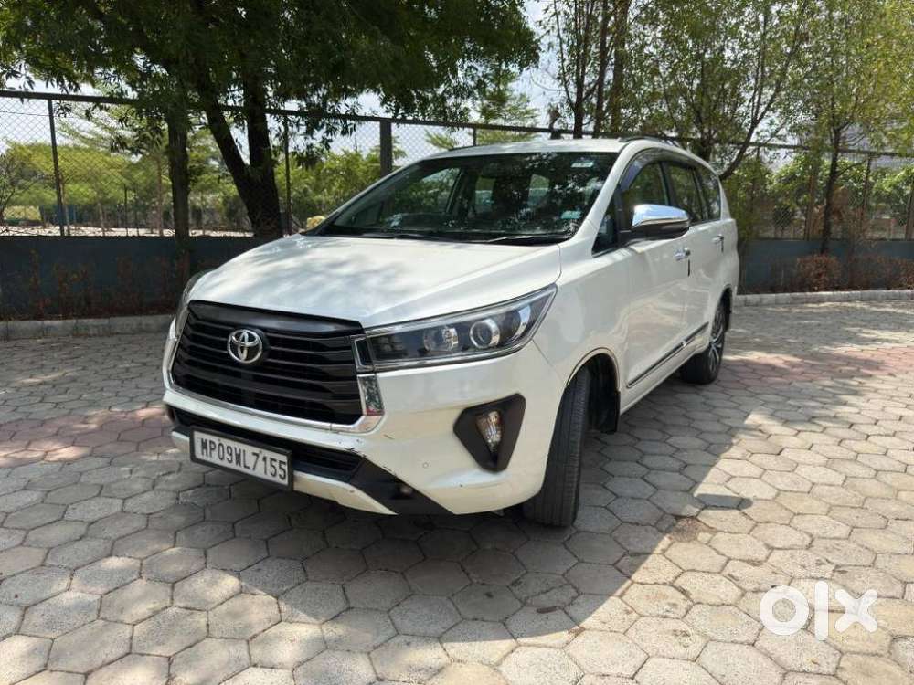 Toyota Innova Crysta 2.8 Zx At 7 Seater, 2022, Diesel