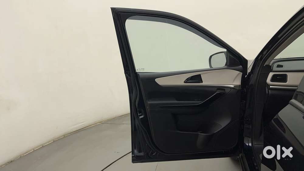 Mahindra Xuv700 2.2 Ax 5 Diesel Mt 7 Str, 2024, Diesel