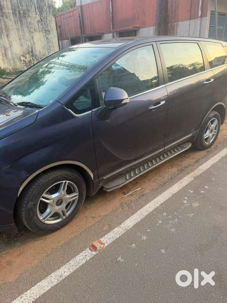 Mahindra Marazzo Diesel 2018