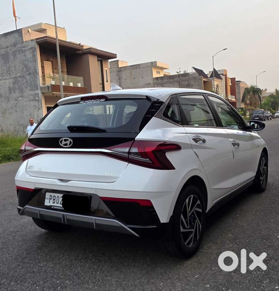 Hyundai I20 Asta (o) 1.2 Ivt, 2024, Petrol